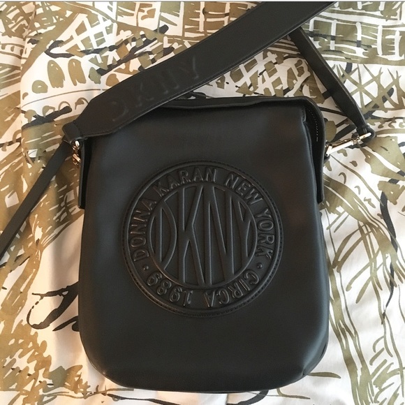 dkny tilly circa logo crossbody